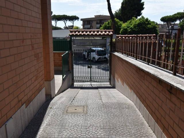 Appartamento in vendita a Roma RM