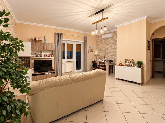 Appartamento in vendita a Roma RM