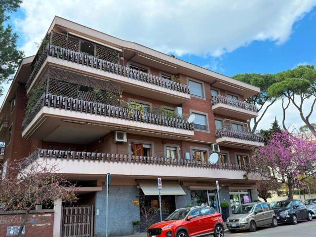 Appartamento in vendita a Roma RM