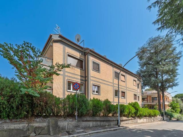 Appartamento in vendita a Roma RM