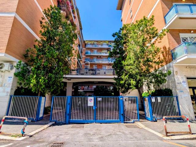 Appartamento in vendita a Roma RM