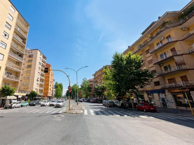 Appartamento in vendita a Roma RM