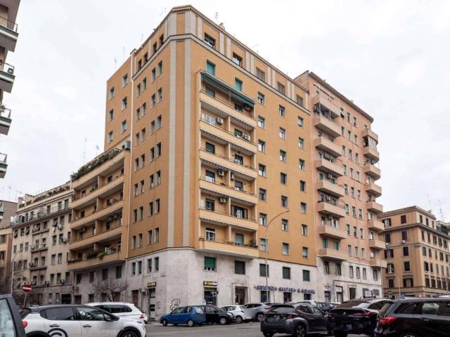 Appartamento in vendita a Roma RM