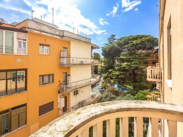 Appartamento in vendita a Roma RM