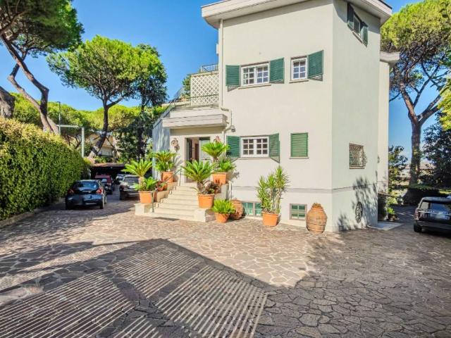 Villa in vendita a Roma RM