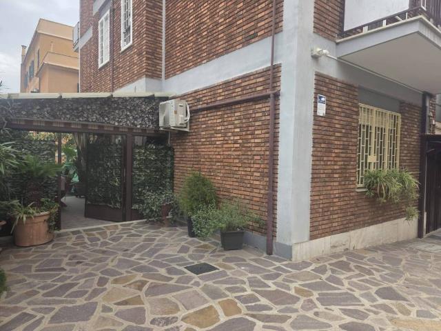 Appartamento in vendita a Roma RM