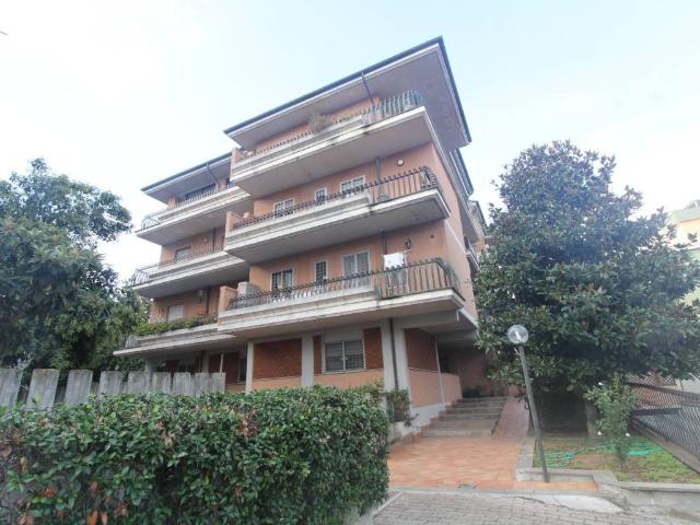 Appartamento in vendita a Roma RM