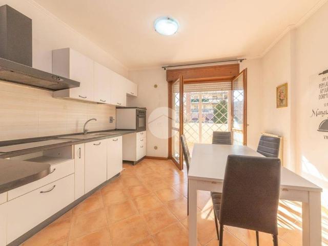 Appartamento in vendita a Roma RM