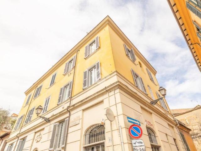 Appartamento in vendita a Roma RM