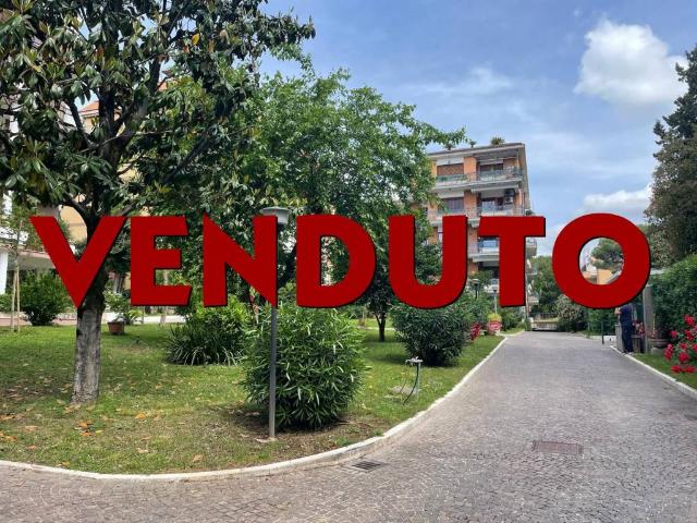 Appartamento in vendita a Roma RM