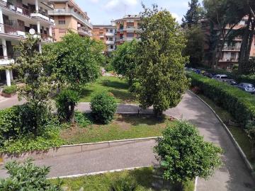 Appartamento in vendita a Roma RM