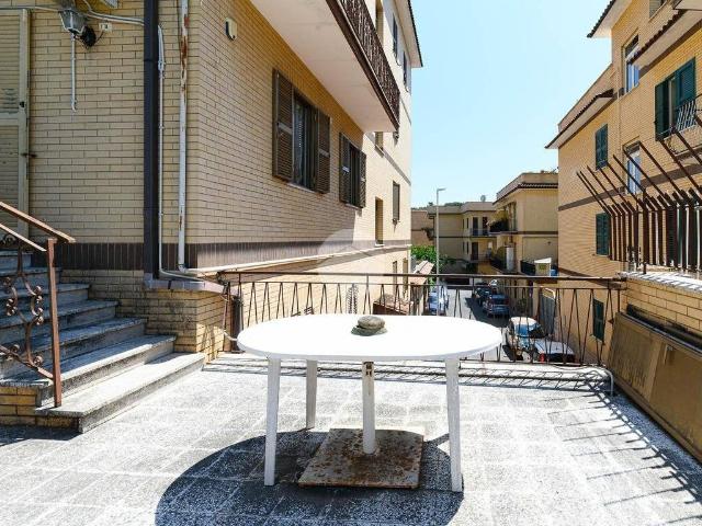 Appartamento in vendita a Roma RM