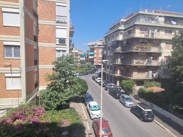 Appartamento in vendita a Roma RM