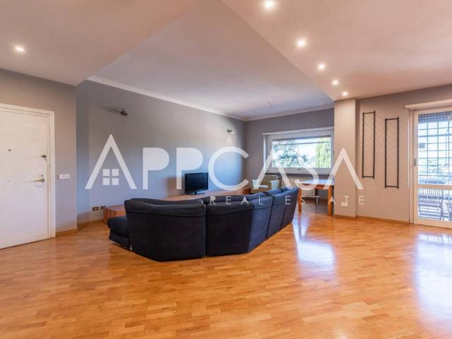 Appartamento in vendita a Roma RM
