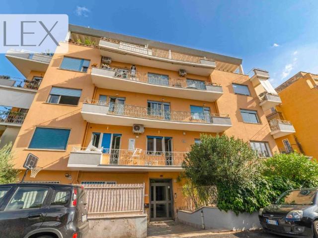 Appartamento in vendita a Roma RM