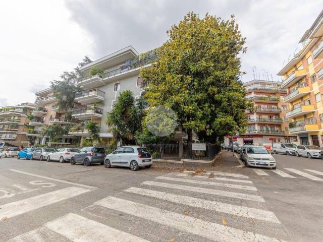 Appartamento in vendita a Roma RM