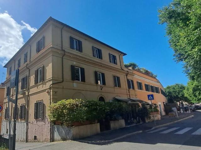 Appartamento in vendita a Roma RM
