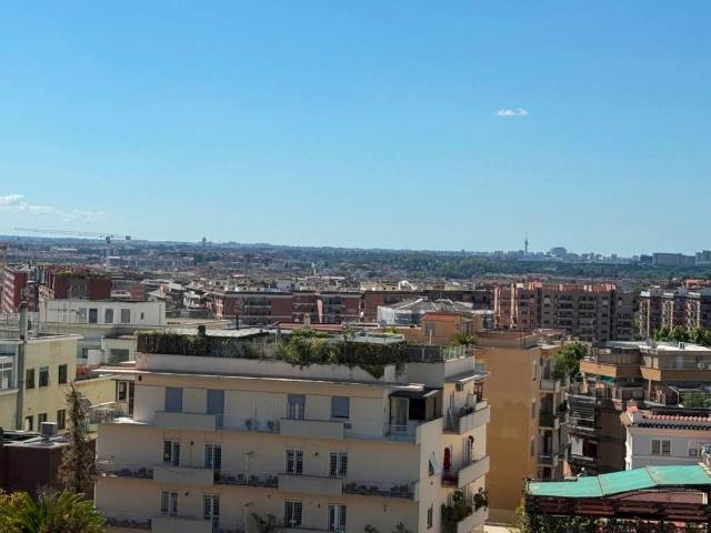 Appartamento in vendita a Roma RM