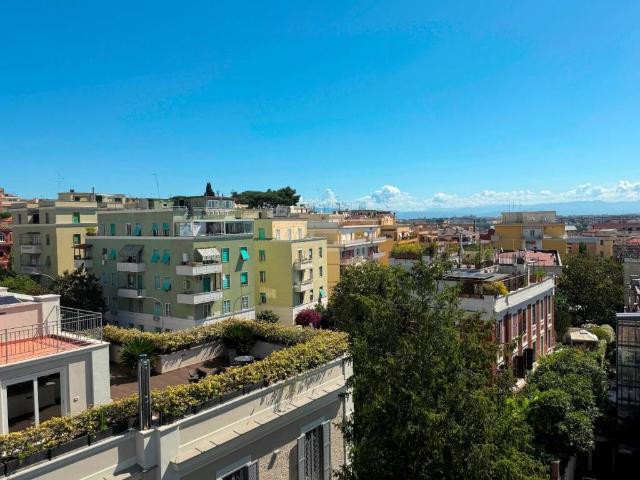 Appartamento in vendita a Roma RM