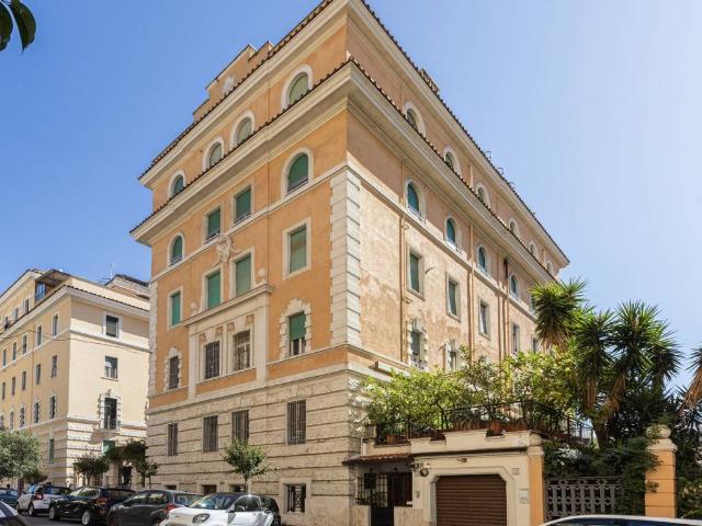 Appartamento in vendita a Roma RM