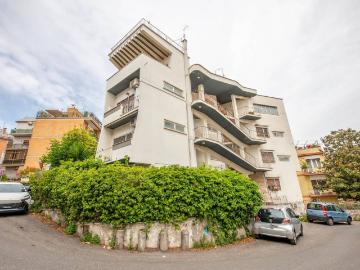 Appartamento in vendita a Roma RM