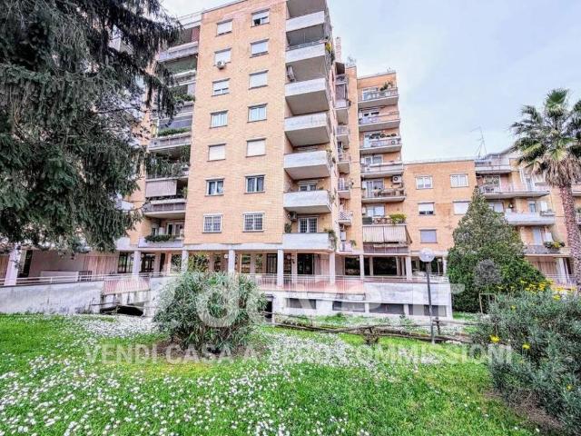 Appartamento in vendita a Roma RM