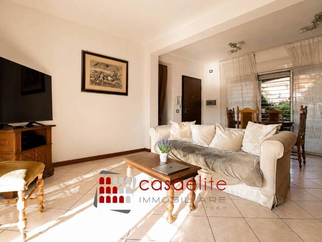 Appartamento in vendita a Roma RM