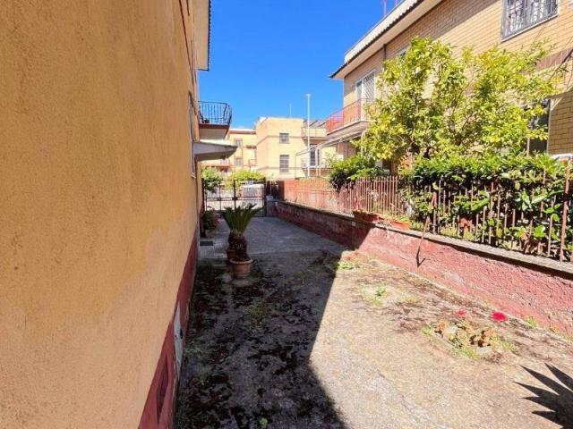 Appartamento in vendita a Roma RM