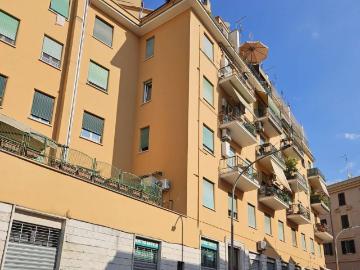 Appartamento in vendita a Roma RM