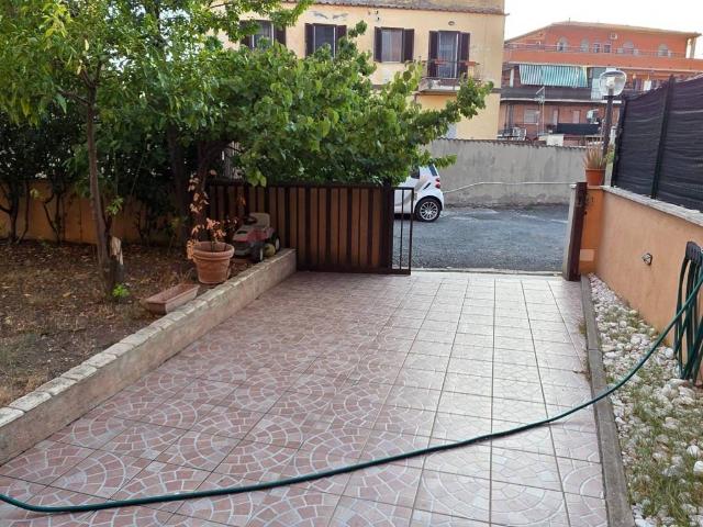 Appartamento in vendita a Roma RM