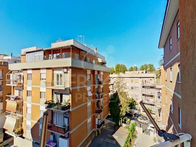 Appartamento in vendita a Roma RM