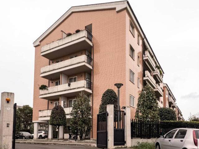 Appartamento in vendita a Roma RM