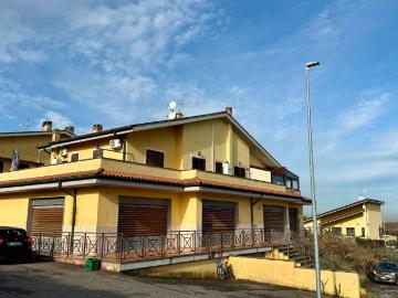 Appartamento in vendita a Roma RM