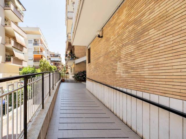 Appartamento in vendita a Roma RM