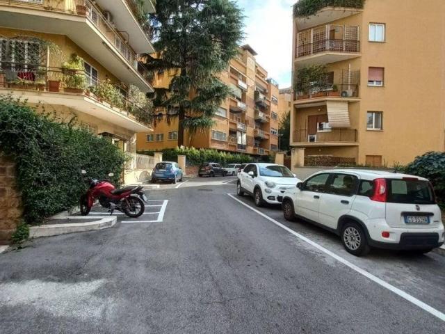 Appartamento in vendita a Roma RM