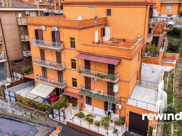 Appartamento in vendita a Roma RM