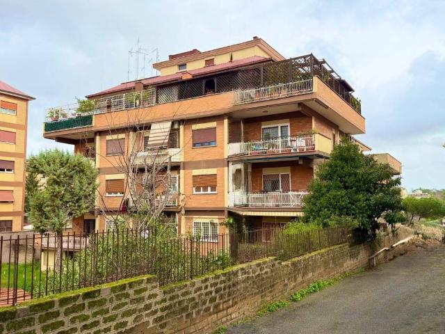 Appartamento in vendita a Roma RM
