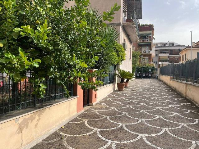 Appartamento in vendita a Roma RM