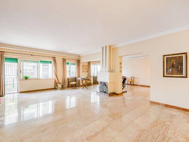 Appartamento in vendita a Roma RM
