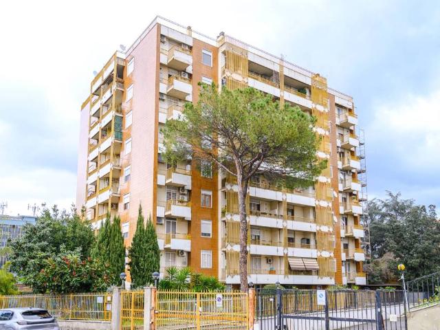Appartamento in vendita a Roma RM