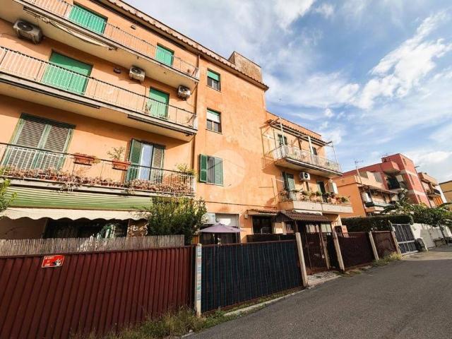 Appartamento in vendita a Roma RM