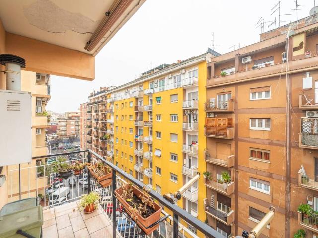 Appartamento in vendita a Roma RM
