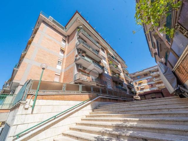Appartamento in vendita a Roma RM