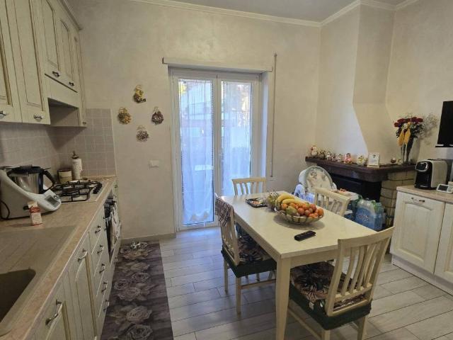 Appartamento in vendita a Roma RM