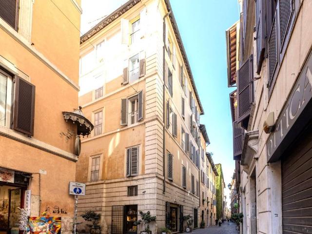 Appartamento in vendita a Roma RM