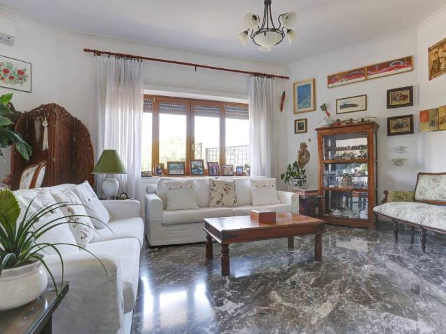Appartamento in vendita a Roma RM