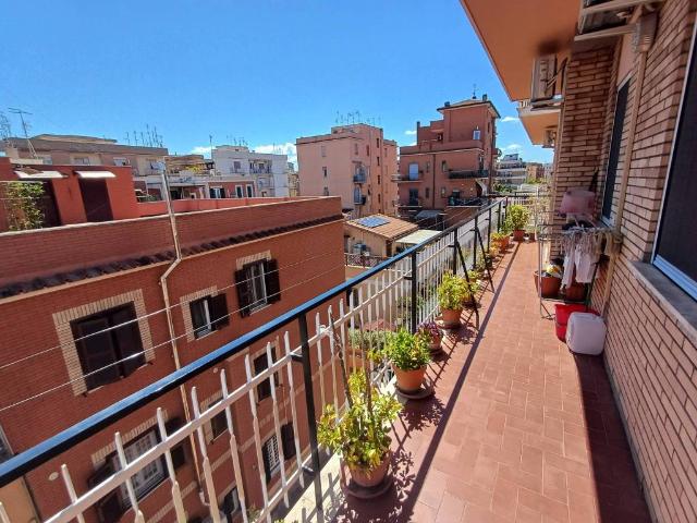Appartamento in vendita a Roma RM