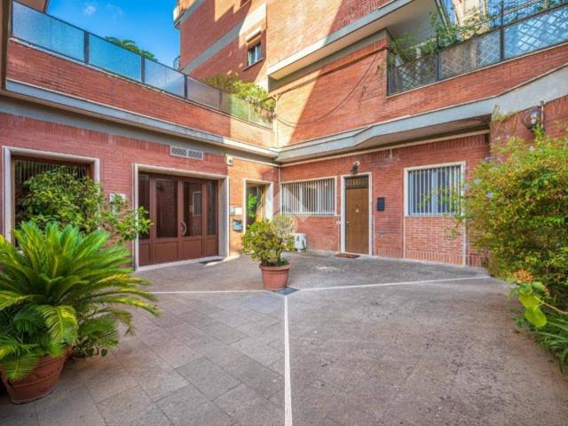 Appartamento in vendita a Roma RM