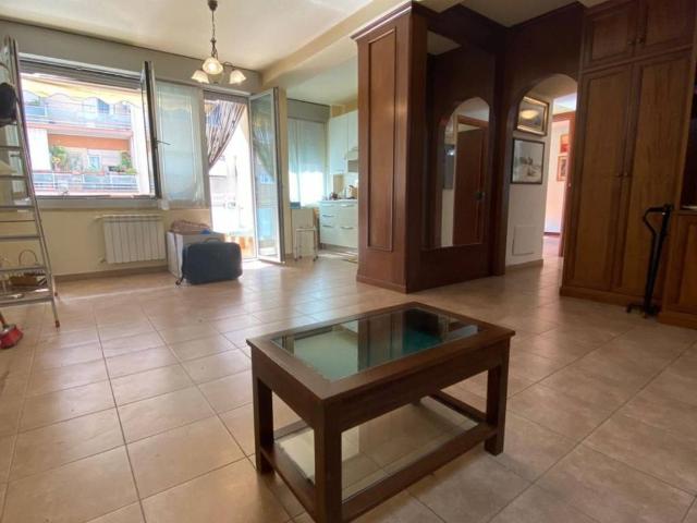Appartamento in vendita a Roma RM