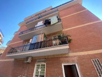 Appartamento in vendita a Roma RM